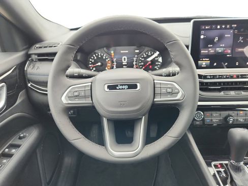 New 2026 Jeep Compass Latitude image 12