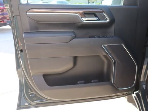 Used 2025 Chevrolet Silverado 1500 LT RWD image 23