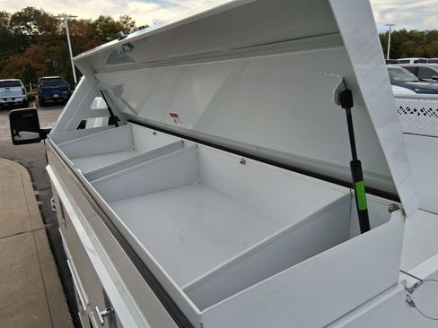 New 2025 GMC Sierra 3500 Pro w/ Convenience Package image 19