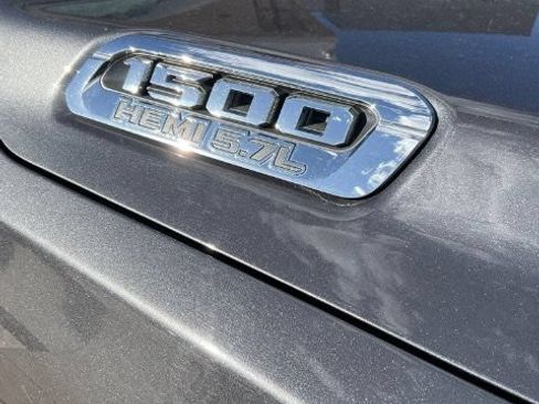 Used 2019 RAM 1500 Laramie AWD/4WD image 12