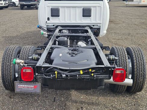 New 2026 RAM 5500 Tradesman AWD/4WD image 10