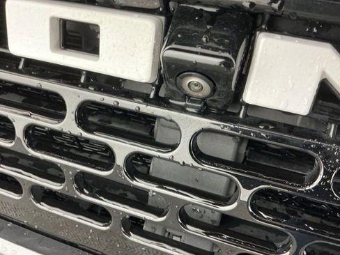 Used 2022 Ford Bronco Wildtrak image 10