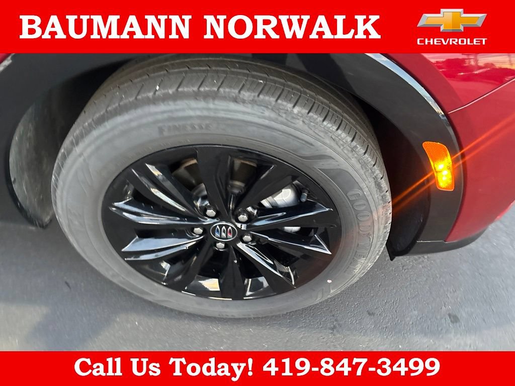 Used 2024 Buick Envista Sport Touring w/ Convenience I Package FWD image 10