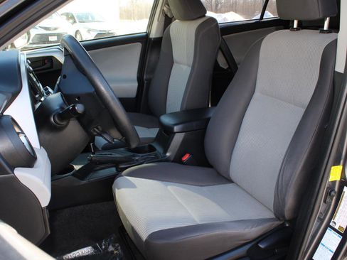 Used 2015 Toyota RAV4 LE image 15