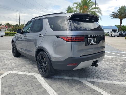 New 2025 Land Rover Discovery S image 3