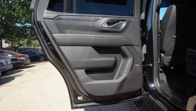 Used 2024 GMC Yukon AT4 w/ Technology Package AWD/4WD image 32