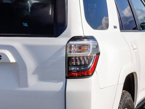 Used 2024 Toyota 4Runner SR5 AWD/4WD image 10