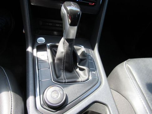 Used 2022 Volkswagen Tiguan SE R-Line AWD/4WD image 28