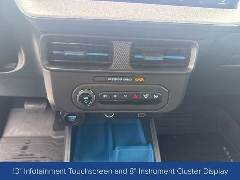 Certified 2026 Ford Maverick XLT w/ XLT Luxury Package FWD image 19