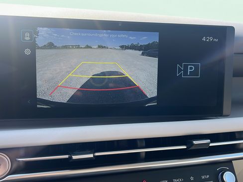 Certified 2025 Hyundai Tucson SE FWD image 16