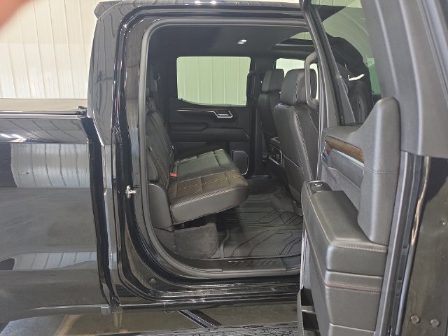 Used 2024 Chevrolet Silverado 1500 High Country w/ High Country Premium Package AWD/4WD image 29