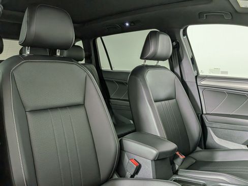 Used 2022 Volkswagen Tiguan SE R-Line FWD image 22