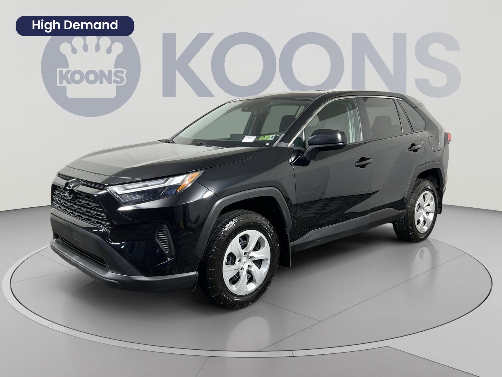 Used 2023 Toyota RAV4 LE AWD/4WD image 1
