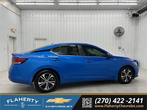 Used 2022 Nissan Sentra SV FWD image 2