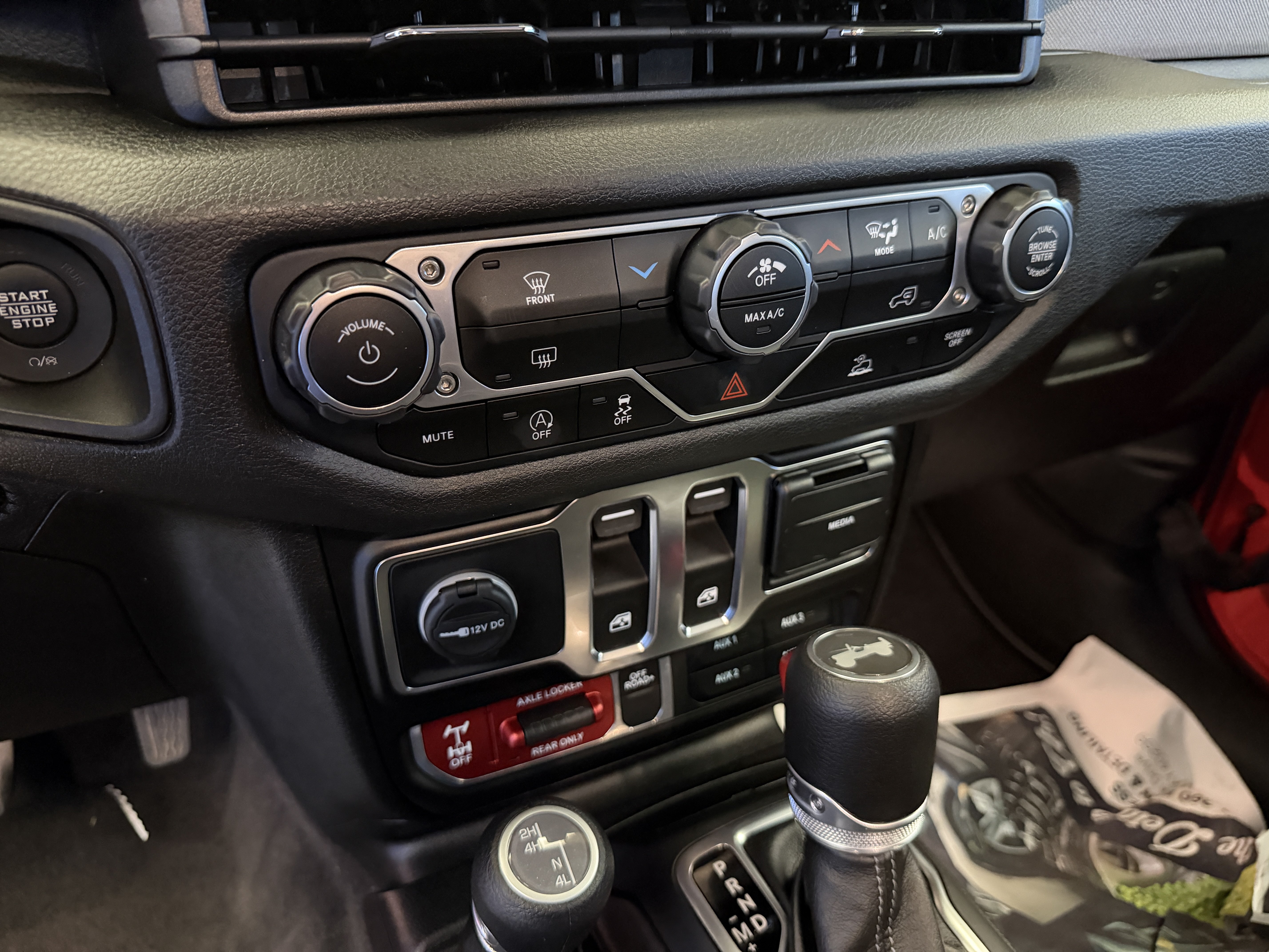 Used 2025 Jeep Wrangler Sport AWD/4WD image 21