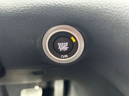 New 2026 Chrysler Pacifica Select image 16