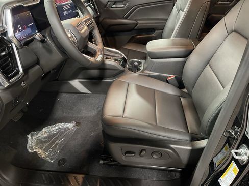 New 2025 GMC Canyon Elevation w/ Convenience Package image 12
