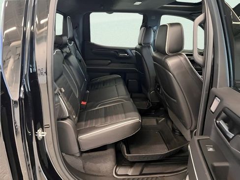 Certified 2022 GMC Sierra 1500 AT4X image 8