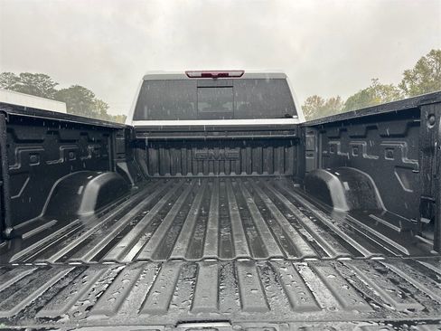 Used 2024 GMC Sierra 2500 SLT w/ SLT Premium Package image 19