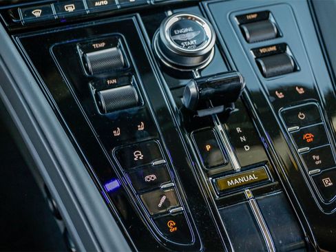 Used 2024 Aston Martin DB12 Coupe image 24