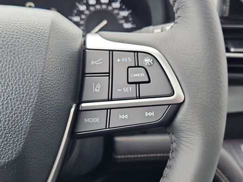 New 2026 Toyota Sienna XLE FWD image 19