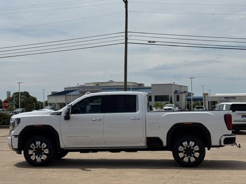 Used 2025 GMC Sierra 2500 Denali w/ Denali Reserve Package AWD/4WD image 7