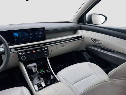Used 2025 Hyundai Tucson SEL FWD image 19
