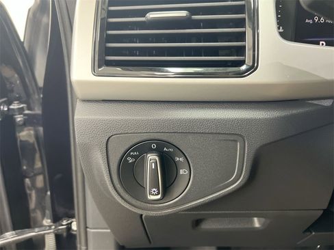 Used 2023 Volkswagen Atlas SE image 17