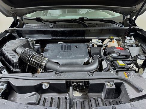 Used 2023 GMC Acadia SLT image 28