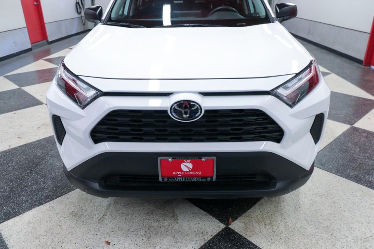 Used 2024 Toyota RAV4 LE FWD image 4