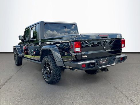Used 2024 Jeep Gladiator Sport AWD/4WD image 5