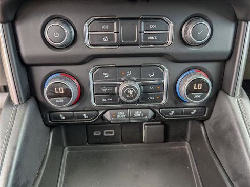 Used 2022 Chevrolet Tahoe LT AWD/4WD image 22