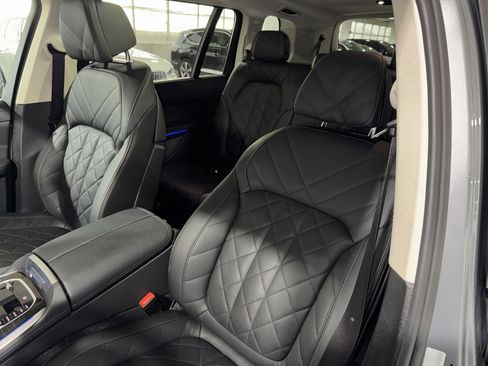 Used 2024 BMW X7 xDrive40i image 32