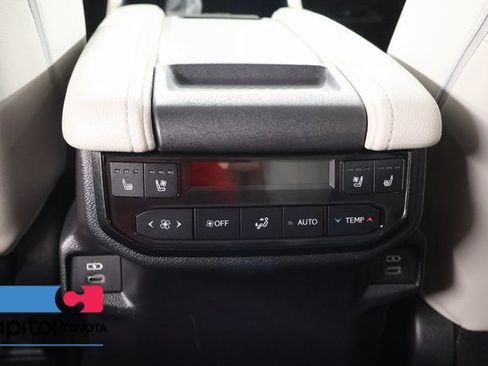 Certified 2024 Toyota Grand Highlander AWD image 36