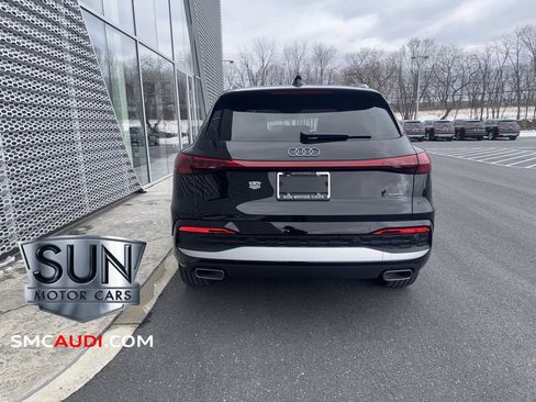 Used 2025 Audi Q5 Premium w/ Convenience Package image 15