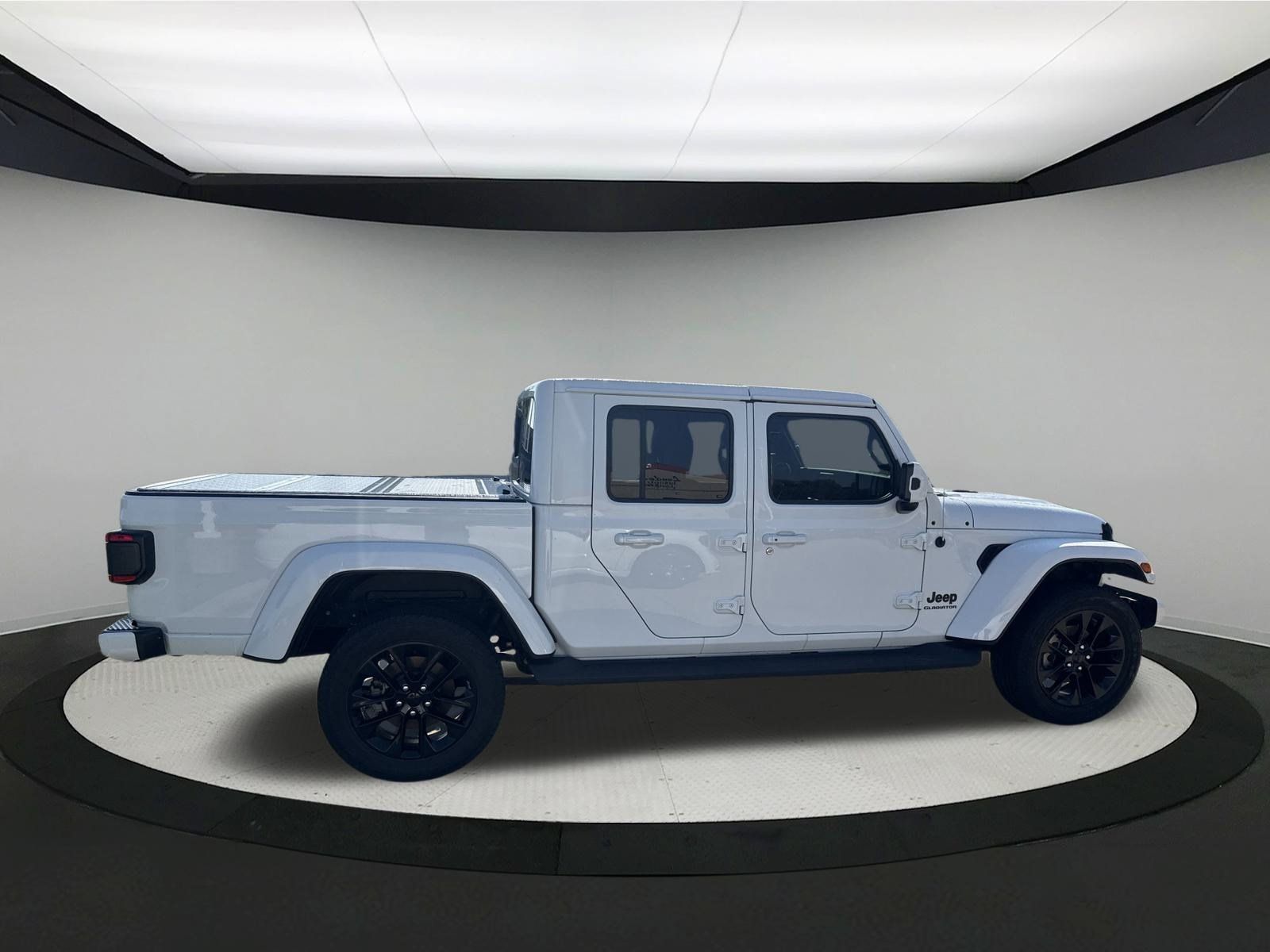 Used 2021 Jeep Gladiator Overland AWD/4WD image 5