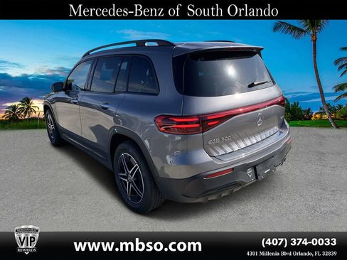 Used 2024 Mercedes-Benz EQB 300 4MATIC image 19