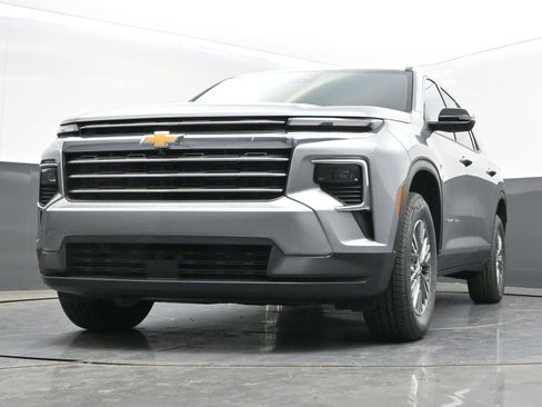 New 2026 Chevrolet Traverse LT w/ Driver Confidence Package AWD/4WD image 37