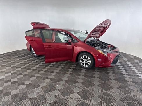 Used 2022 Toyota Corolla LE w/ Premium Interior Package image 13