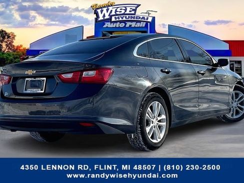 Used 2018 Chevrolet Malibu LT image 12