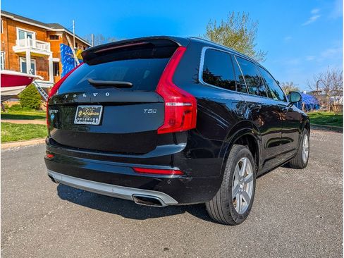 Used 2021 Volvo XC90 T5 Momentum w/ Climate Package AWD/4WD image 5
