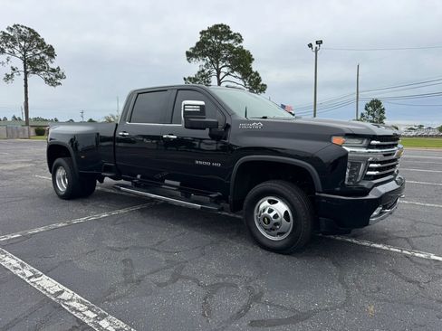 Used 2020 Chevrolet Silverado 3500 High Country image 4
