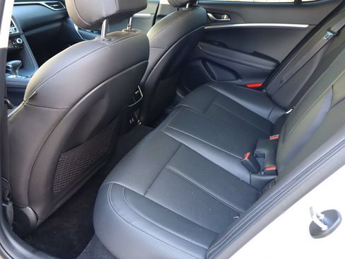 Used 2026 Genesis G70 2.5T AWD/4WD image 5