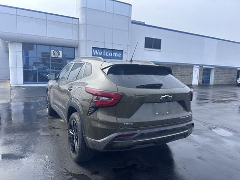 Used 2024 Chevrolet Trax ACTIV w/ Sunroof Package image 5