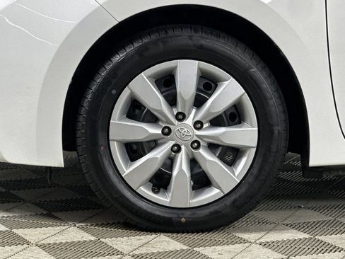 Used 2016 Toyota Corolla LE FWD image 30