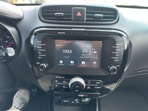 Used 2018 Kia Soul ! image 11