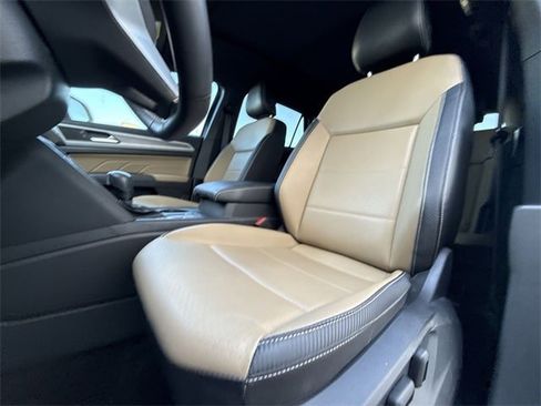 Used 2021 Volkswagen Atlas Cross Sport SE image 11
