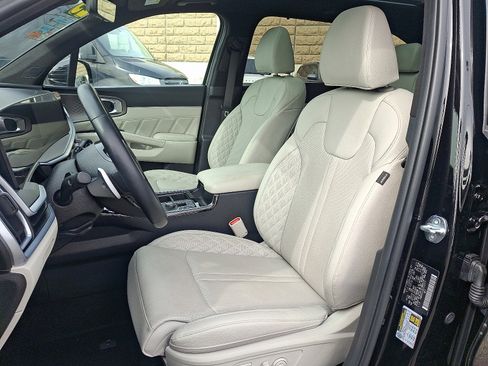Certified 2025 Kia Sorento SX Prestige image 13