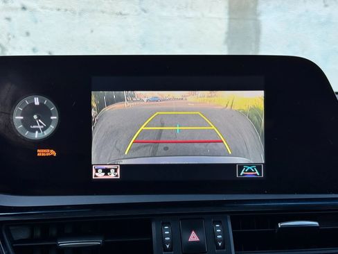 Used 2022 Lexus ES 300h w/ Accessory Package 2 image 31