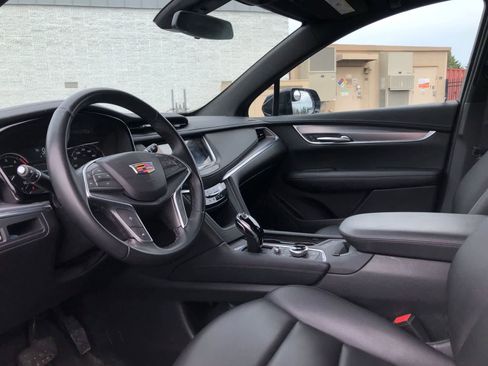 Certified 2024 Cadillac XT5 Luxury image 6